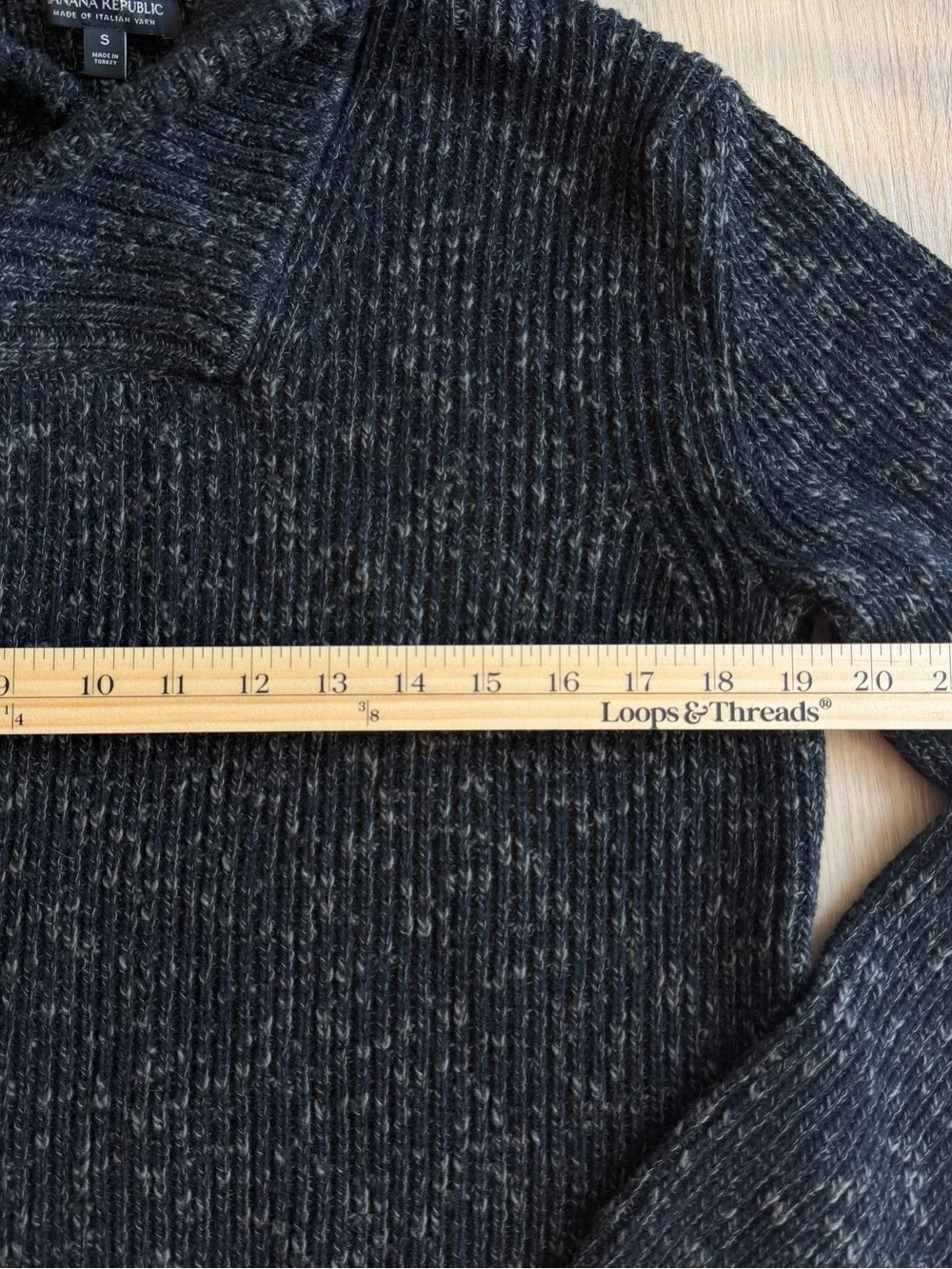 Banana Republic Men's Navy Knit Sweater Pullover Size S Italian Yarn Wool Blend